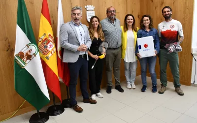 Entrega de material deportivo a entidades colaboradoras en el pasado Cross de las Cuestas