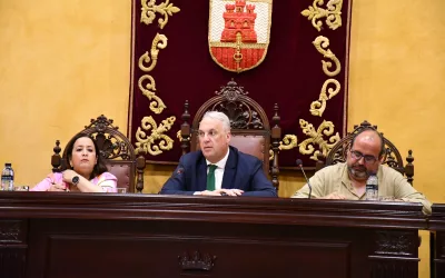 El alcalde destaca del Pleno los 4 millones para obras y la actualización del IAE