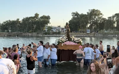 Guadarranque procesiona con su Virgen del Carmen