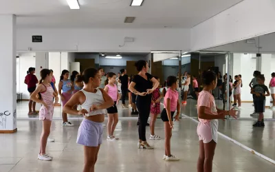 Los más pequeños comienzan el Taller intensivo de iniciación a las Sevillanas