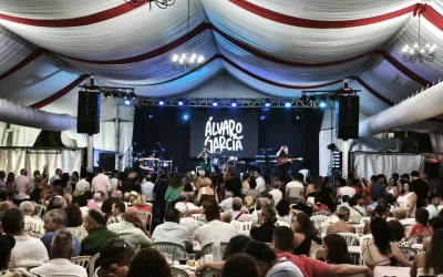 Lleno también con el concierto de Álvaro García en la Caseta Municipal