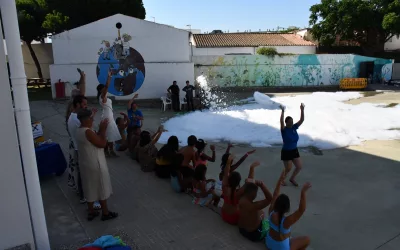 Fiesta de la espuma en Puente Mayorga