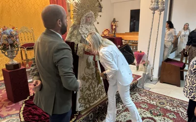 Un besamanos pone fin a los actos por La Merced
