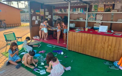 Finaliza con gran éxito la temporada de Biblioplaya de Torreguadiaro