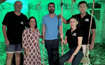 Visita municipal a “La Casa Maldita” el día entes de su inauguración