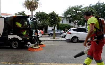 Limpieza pormenorizada en La Torrecilla, en San Roque casco