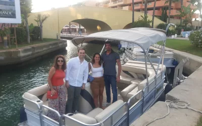 Un influencer y una periodista francesa conocen los encantos de San Roque