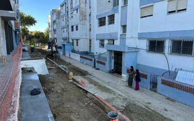 El Ayuntamiento inicia las obras de mejora integral en las 72 Viviendas de la Barriada de la Paz