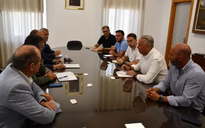 El alcalde recuerda a Dragados Offshore su compromiso de contratar personal en la zona