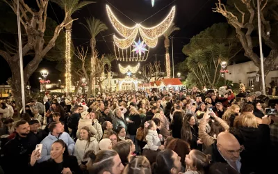 La iluminación extraordinaria anuncia la Navidad en San Roque