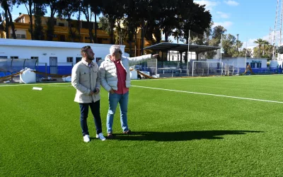 Continúan las obras de sustitución de césped en el campo Manuel Mateo