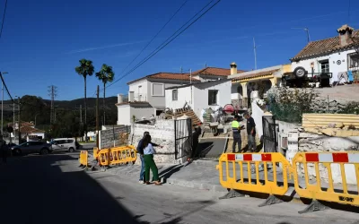 Continúa la renovación del acerado de la Cañada Real de San Enrique