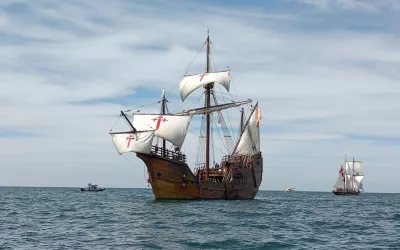 La réplica del primer barco que dio la vuelta al mundo puede visitarse en el Puerto de Sotogrande