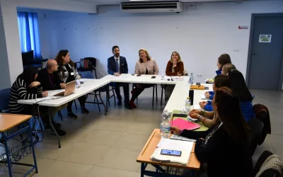 Reunión informativa de David Ramos con los gestores del programa ERACIS+ en Puente Mayorga