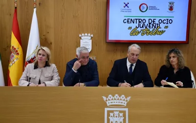 Suscrito el convenio con Alternativas para el Centro Juvenil “La Tribu”