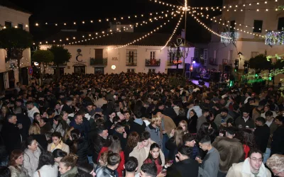 San Roque lo da todo en la Zambomba Navideña de la Plaza de la Iglesia