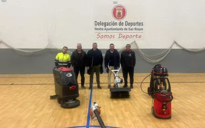 Mejoras en las infraestructuras deportivas de San Roque con nueva maquinaria