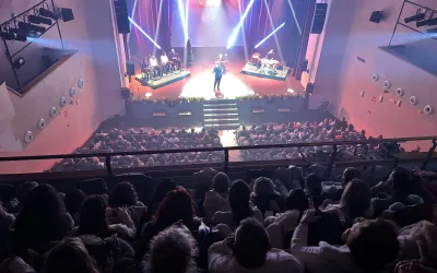 Miguel Poveda emociona al público de San Roque con “El árbol de la alegría”