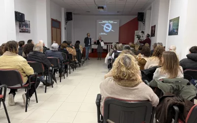 Gran afluencia de público a la conferencia matemática de Amigos de la Biblioteca