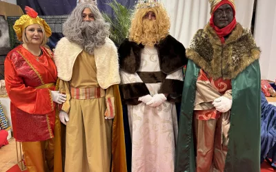 Los Reyes Magos visitan la Asociación de Vecinos Al-Ándalus