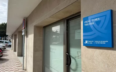 El Ayuntamiento informa a los vecinos de San Roque sobre la posibilidad de personalizar los planes de pago