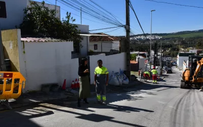 Belén Jiménez visita los trabajos de mejora en San Enrique de Guadiaro