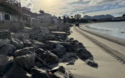 El Ayuntamiento solicita a la Autoridad Portuaria que intervenga en las playas de la Bahía