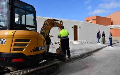 Obras y Servicios actúa en la barriada de Pozo del Rey