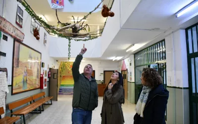 Obras y Servicios, junto a Educación, reparan desperfectos en colegios