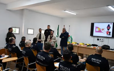 El Ayuntamiento adquiere cuatro desfibriladores para la Policía Local