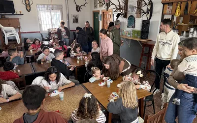 Pequeños en Taraguilla disfrutan con la búsqueda de huevos de Pascua