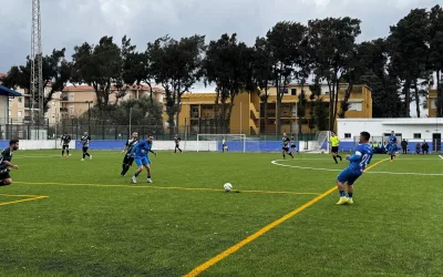 El Recreativo lo vuelve a conseguir, pese a sufrir con el Facinas (4-2)