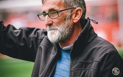 Ruiz Boix felicita a Manolo Mesa por su homenaje en el 120 aniversario del Sporting de Gijón