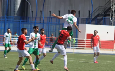 El San Roque acaricia el ascenso con una victoria contundente ante el Jimena (3-0)
