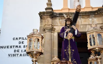 Salida en procesión de Nazareno y Dolores el Jueves Santo