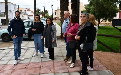 David Ramos y María del Mar Collado se reúnen con representantes vecinales de Campamento