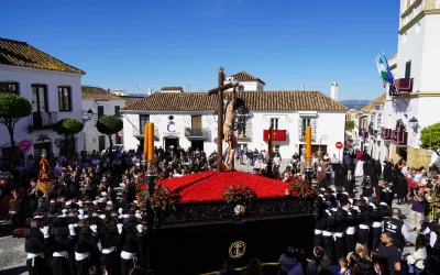 Salida de Buena Muerte y Amargura en la mañana del Jueves Santo