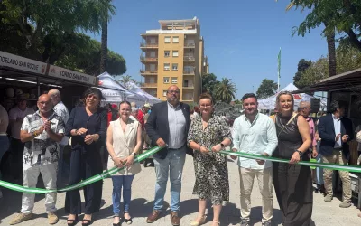 Inaugurada en la Alameda de Alfonso XI la XXIV Feria del Arte de la Universidad Popular de San Roque
