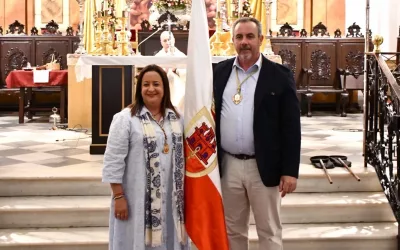 Entrega de la bandera a la Ciudad a la Hermandad del Rocío para la romería de este año