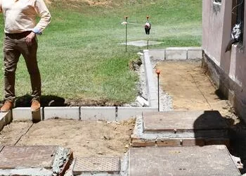 Acerado perimetral de los bloques 1, 2 y 3 de Miraflores