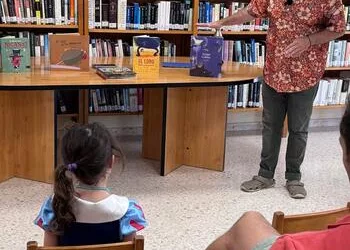 Sesión de cuentacuentos en la Biblioteca de Guadiaro