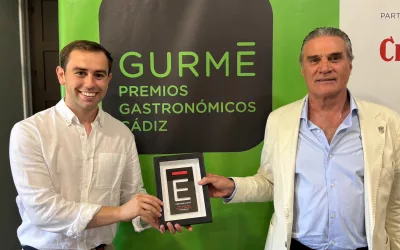 Felicitación al Guadarnés tras recoger el Premio Gurmé Cádiz a la mejor cocina tradicional