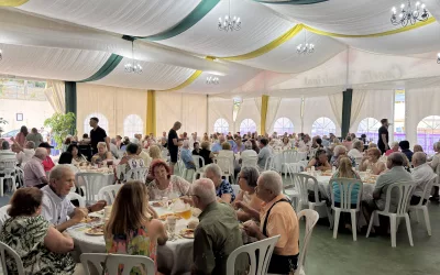 Tradicional cena de mayores de la Fiestas de San Juan de Taraguilla