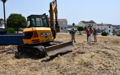El Ayuntamiento intensifica las labores de desbroce para prevenir incendios en todo el municipio