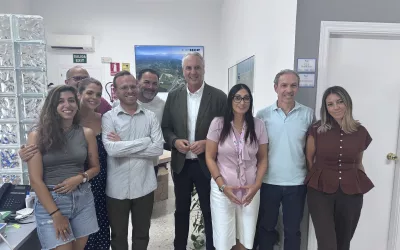 El alcalde visita la sede del Grupo HCP Sotogrande que cuenta con nuevo propietario