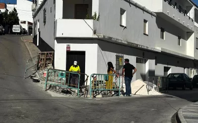 A punto de concluir la segunda fase del acerado de Aguas Marinas, se cierran aspectos de la tercera fase