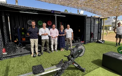 Visita al Cubo Box, un espacio para el deporte en playa Torreguadiaro