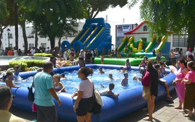 Castillos hinchables, agua, espuma y mucha diversión en la Fiesta Infantil de la Feria Real 2026