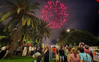 Espectacular sesión de fuegos artificiales para despedir la Feria Real