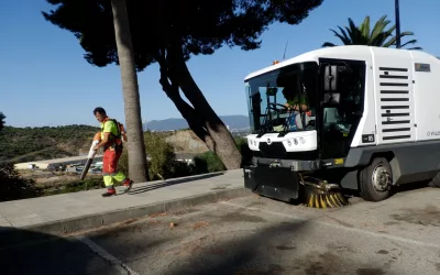 Limpieza exhaustiva por los alrededores del Municipal Manolo Mesa